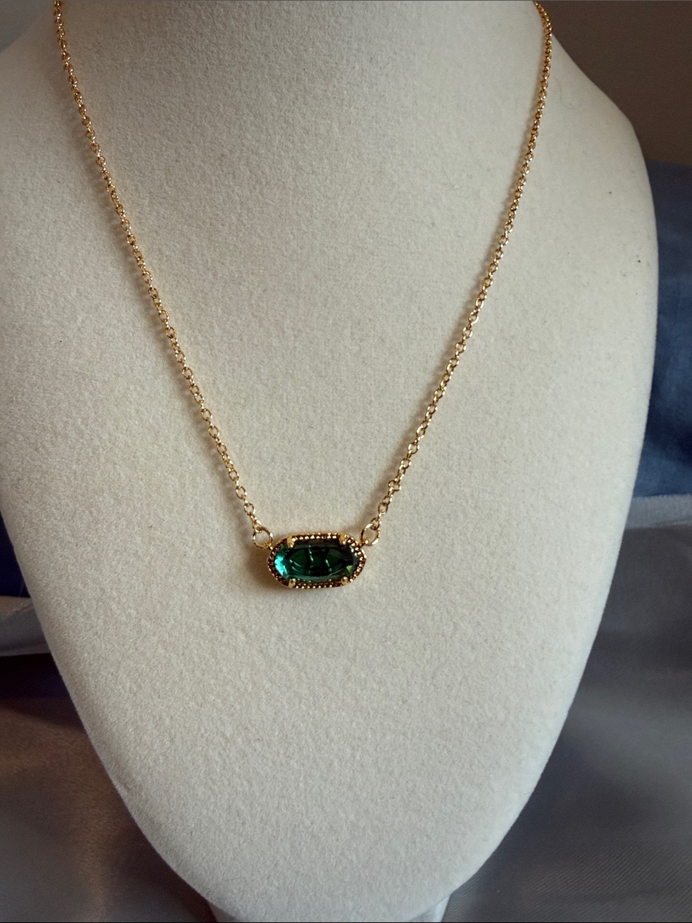 Gold Chain Necklace with Deep Green Oval Crystal Pendant